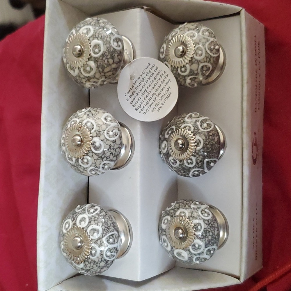 Set of 6 Drawer Pulls
